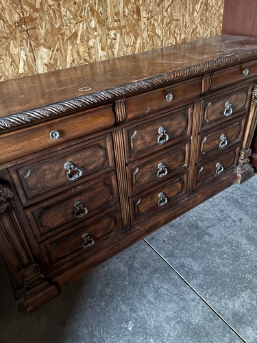 Traditional dark wood - dark, dresser